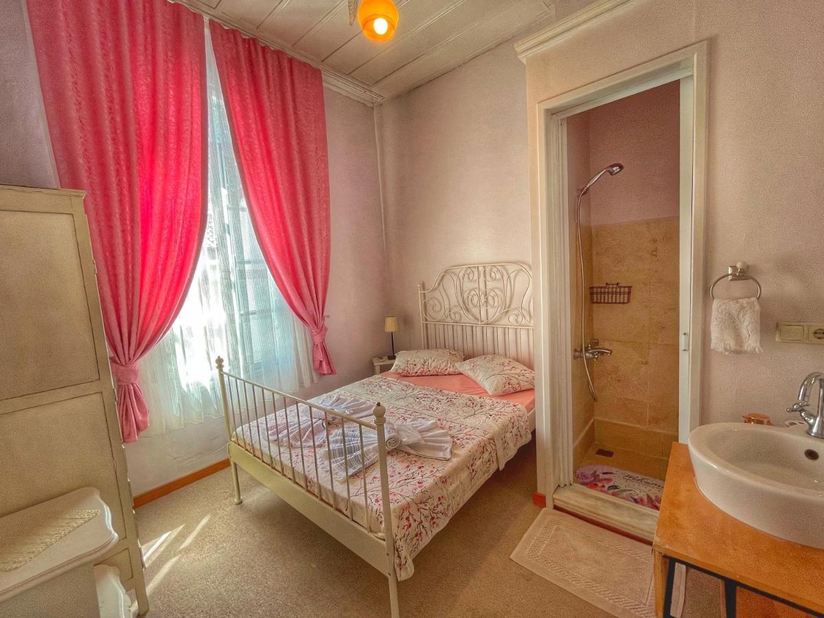 Hotel Eolya Konuk Evi Ayvalı Esterno foto